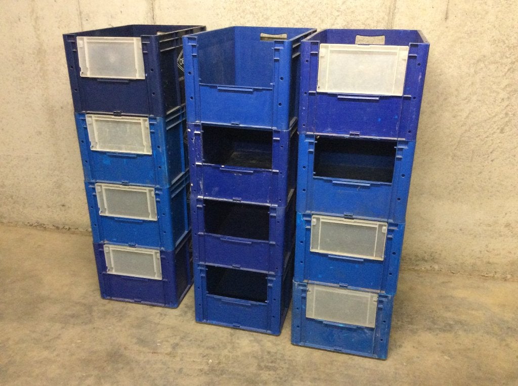 LOT VAN 12 KUNSTSTOF STAPELBAKKEN, Ophalen, Gebruikt