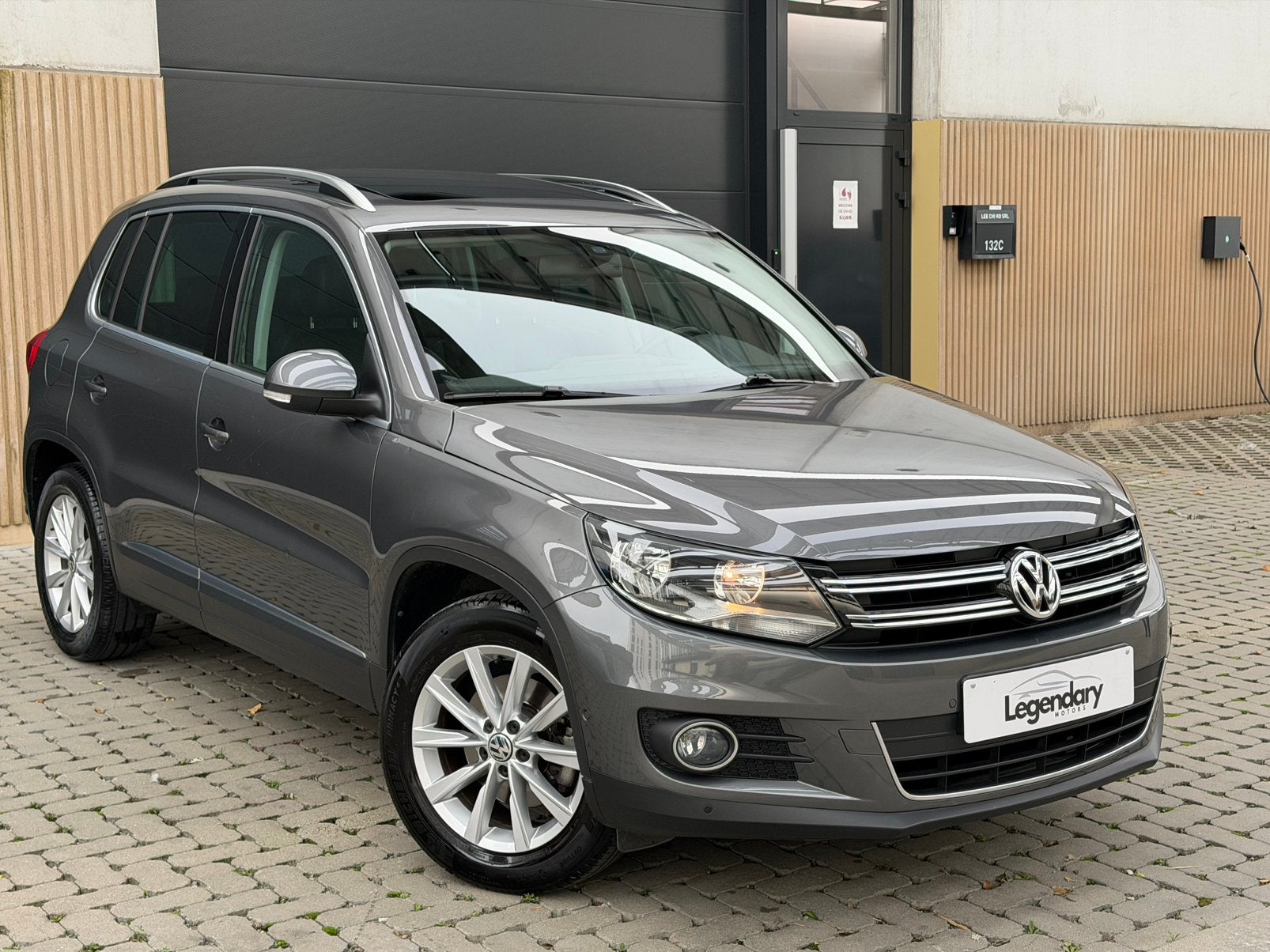 Volkswagen Tiguan 1.4 TSI Sport / Pano / Airco / Garantie, Auto's, Dealer onderhouden, 4 cilinders, Leder, 5 zetels
