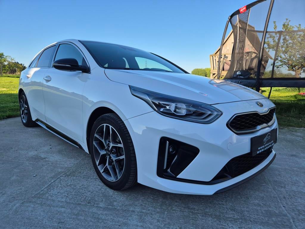 Kia Pro_ceed *GT-line*LEDER*96.000KM*GARANTIE*, Voorwielaandrijving, Zwart, 4 cilinders, Wit