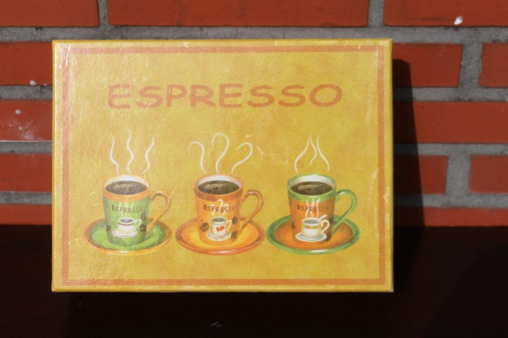Doos met 6 espresso tasjes en met 6 ondertassen, Nieuw, Huis en Inrichting, Ophalen of Verzenden, Nieuw, Kop(pen) en/of Schotel(s)