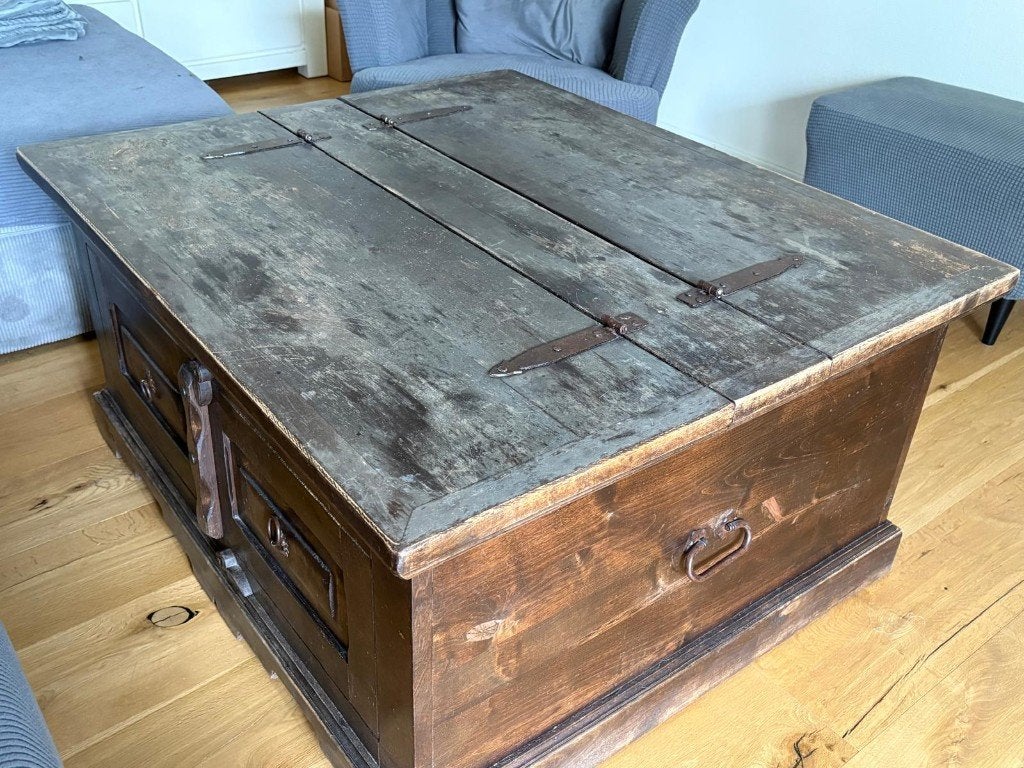 Robuuste houten kist-salontafel met veel opbergruimte!, Huis en Inrichting, Tafels | Salontafels, Gebruikt, 50 tot 75 cm, 100 tot 150 cm
