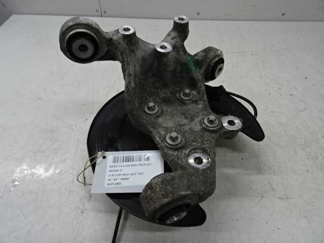 MOYEU DE ROUE ARRIÈRE DROIT CLA (117.3) (2460406), Mercedes-Benz, Utilisé, Dialog.mb@mercedes-benz.com, Mercedes-Benz AG