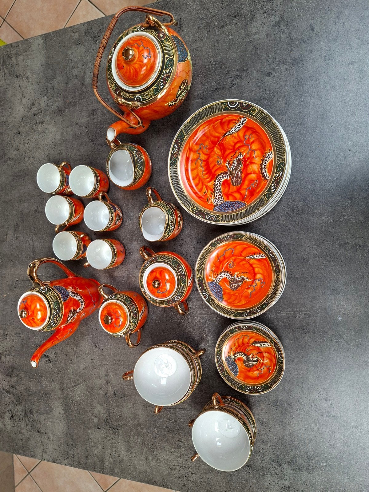 36 delig koffie-en theeservies met de hand geschilderd, Ophalen