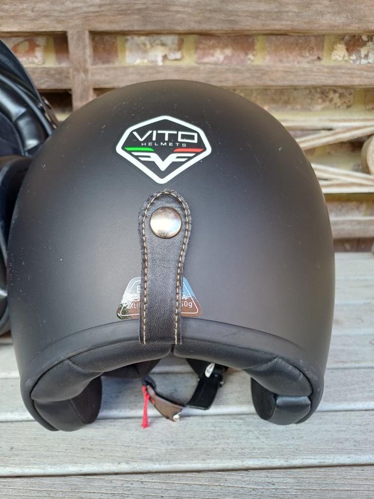 2 mat zwarte helmen XXL, Fietsen en Brommers, Ophalen