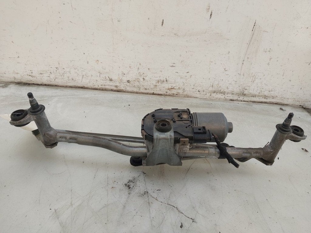 MOTEUR + TRINGLERIE ESSUIE GLACE AVANT Volkswagen Caddy IV, Robert Bosch AG, Volkswagen, Utilisé, Robert-Bosch-Allee 1
74232  Abstatt, DE