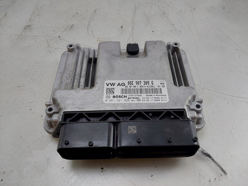CALCULATEUR MOTEUR ECU Volkswagen Golf VIII (CD1), Robert Bosch AG, Volkswagen, Utilisé, Robert-Bosch-Allee 1
74232  Abstatt, DE