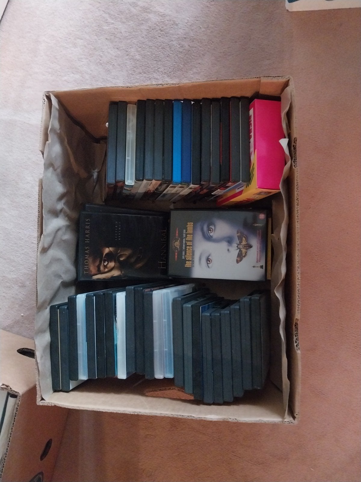 3 dozen dvd's, Enlèvement