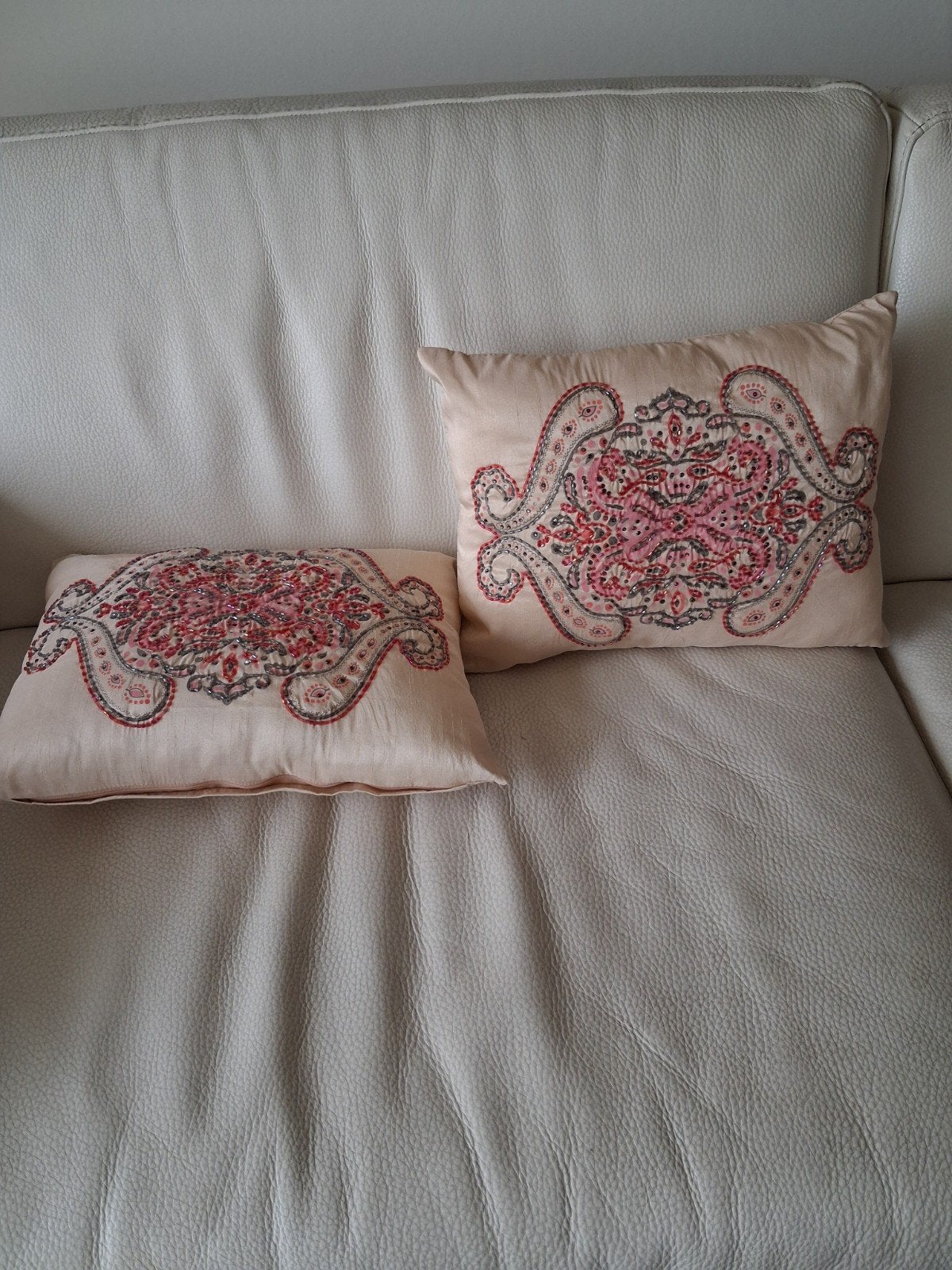 2 coussins décoratifs, Enlèvement, Comme neuf