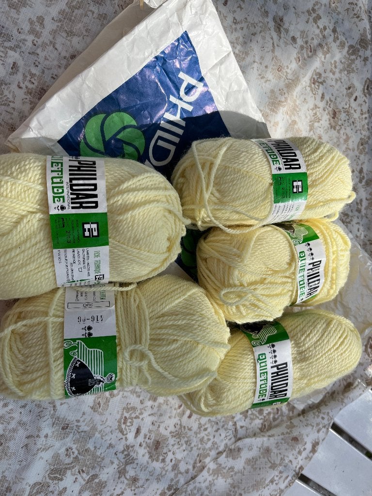 Phildar quietude,  5 geel + 2 blauw, priem 2 of 3, Hobby & Loisirs créatifs, Enlèvement, Neuf, Tricot ou Crochet, Laine ou Fils