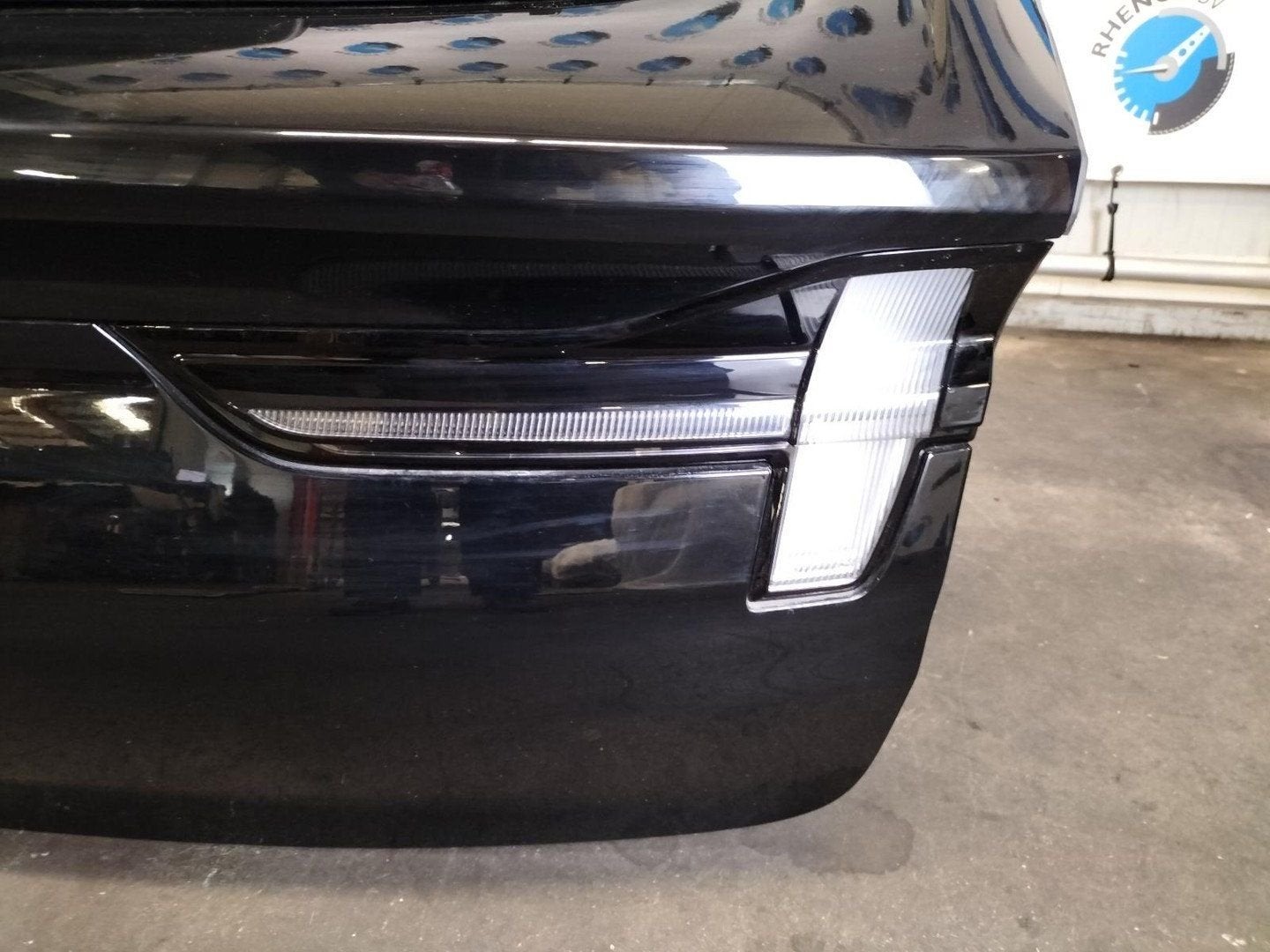 FORD MUSTANG SUV PREMIUM AWD ACHTERLICHT R 2022, Ophalen of Verzenden, Gebruikt, ARN erkend
