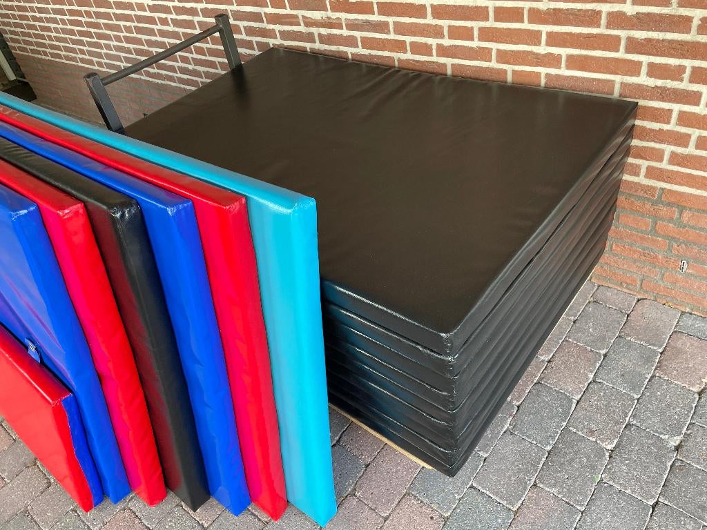 turnmat, gymmatten, valmat, sportmatten met nieuwe bekleding, Enlèvement, Comme neuf