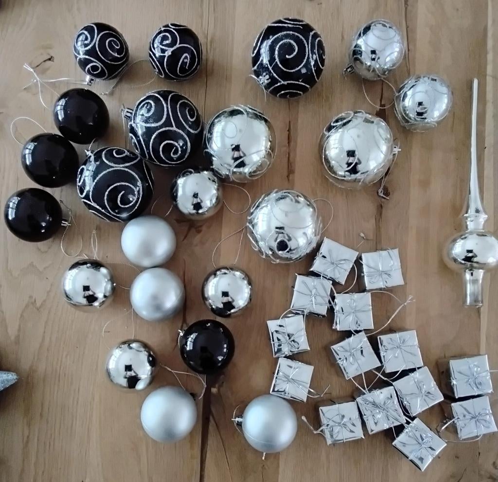 Kerstdecoratie zwart/zilver 80 stuks, Ophalen of Verzenden, Zo goed als nieuw