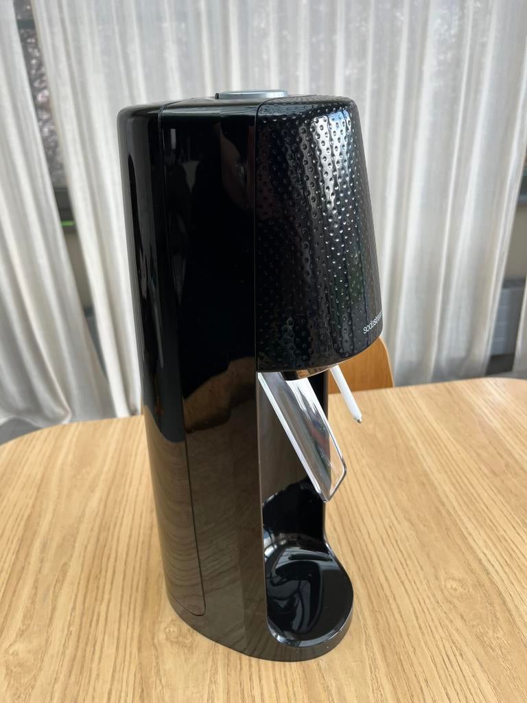 Sodastream zwart + gasfles, Ophalen of Verzenden, Zo goed als nieuw