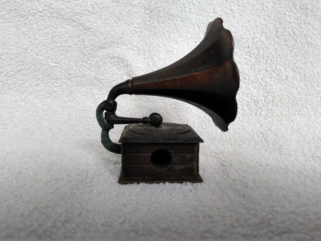 Taille-crayon : gramophone miniature, Collections, Collections Autre, Utilisé, Enlèvement ou Envoi