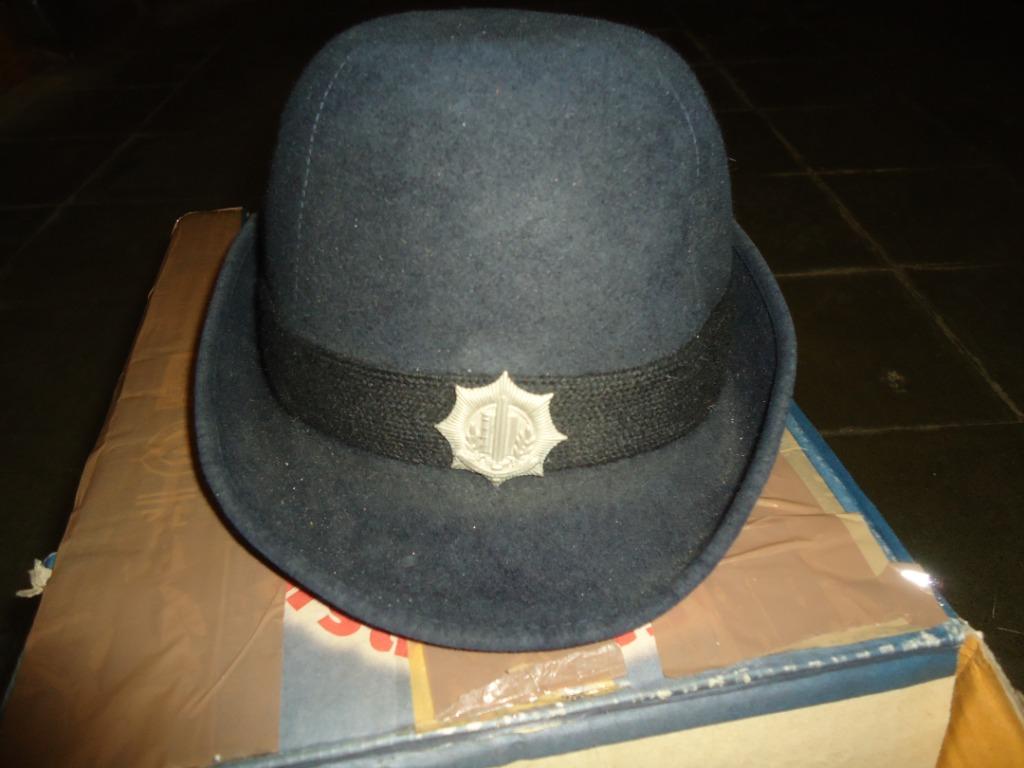 chapeau dame police nl, Enlèvement ou Envoi, Autres, Casque ou Béret