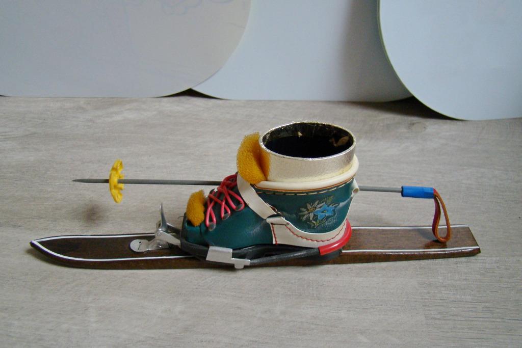 ski - décoration - espace creux ovale de 3 cm dans le skibot, Enlèvement ou Envoi, Comme neuf, Bois
