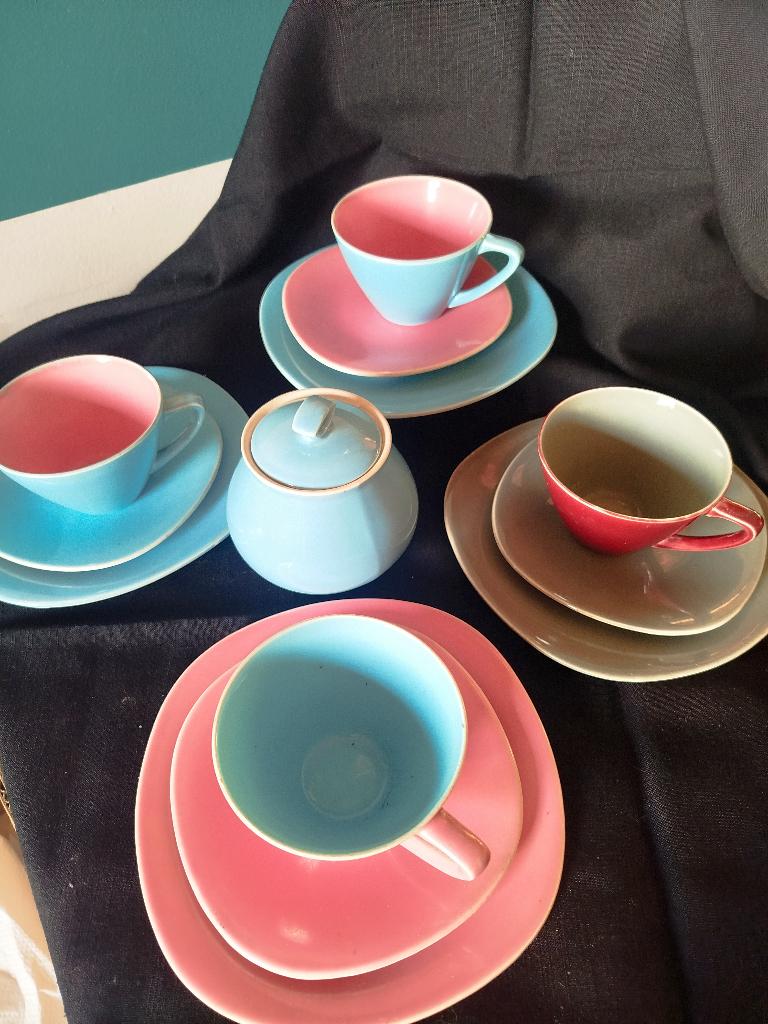 LOT DE 4 JOLIS DEJEUNERS BICOLORES  VINTAGE BOCH, Enlèvement ou Envoi