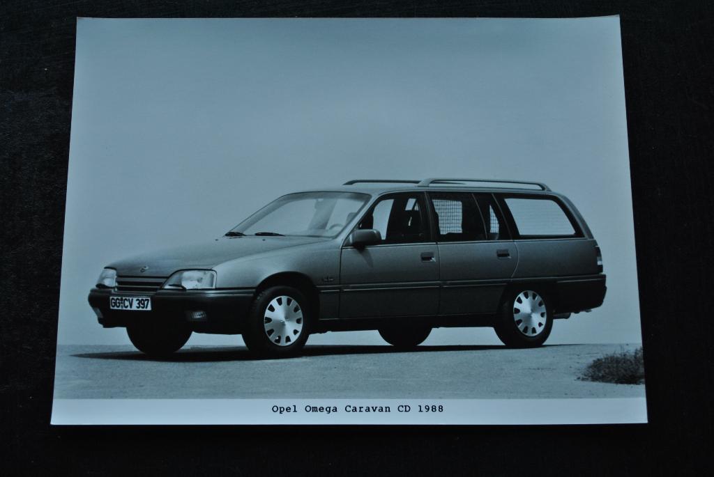 OPEL OMEGA CARAVAN CD 1988 Photo originale de presse foto, Enlèvement ou Envoi, Comme neuf, Voitures