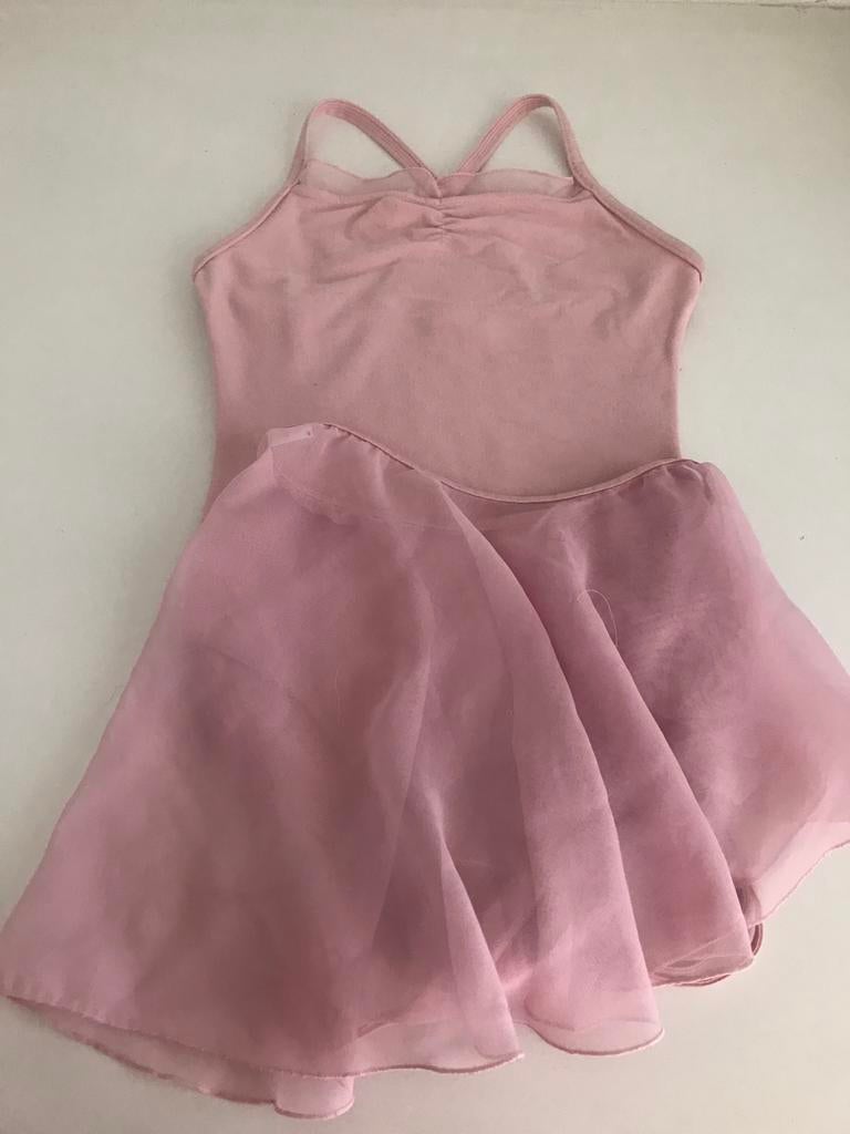 Balletpakje met rokje en trui - maat 10 j, Sports & Fitness, Ballet, Enlèvement ou Envoi, Utilisé, Vêtements