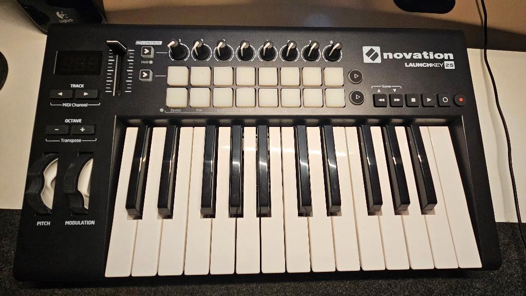 Novation Launchkey 25 MK2 MIDI keyboard - USB, Enlèvement ou Envoi, Comme neuf