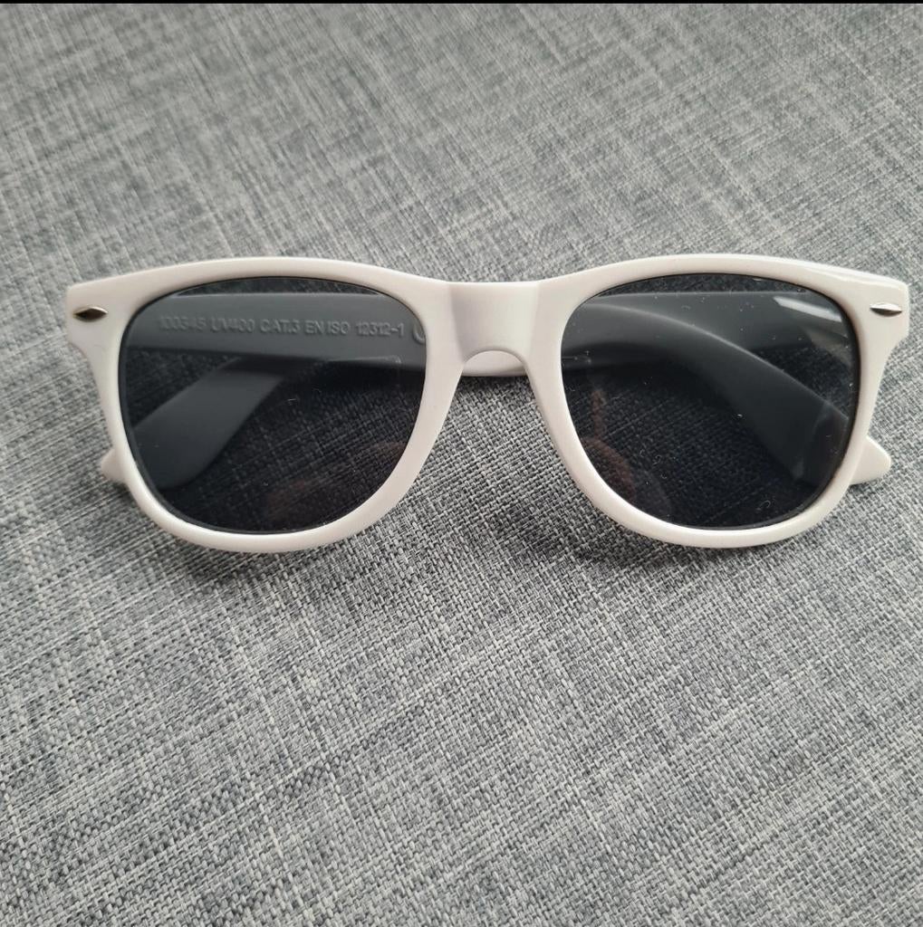 Lunettes de soleil blanches, Enlèvement ou Envoi, Comme neuf, Lunettes de soleil