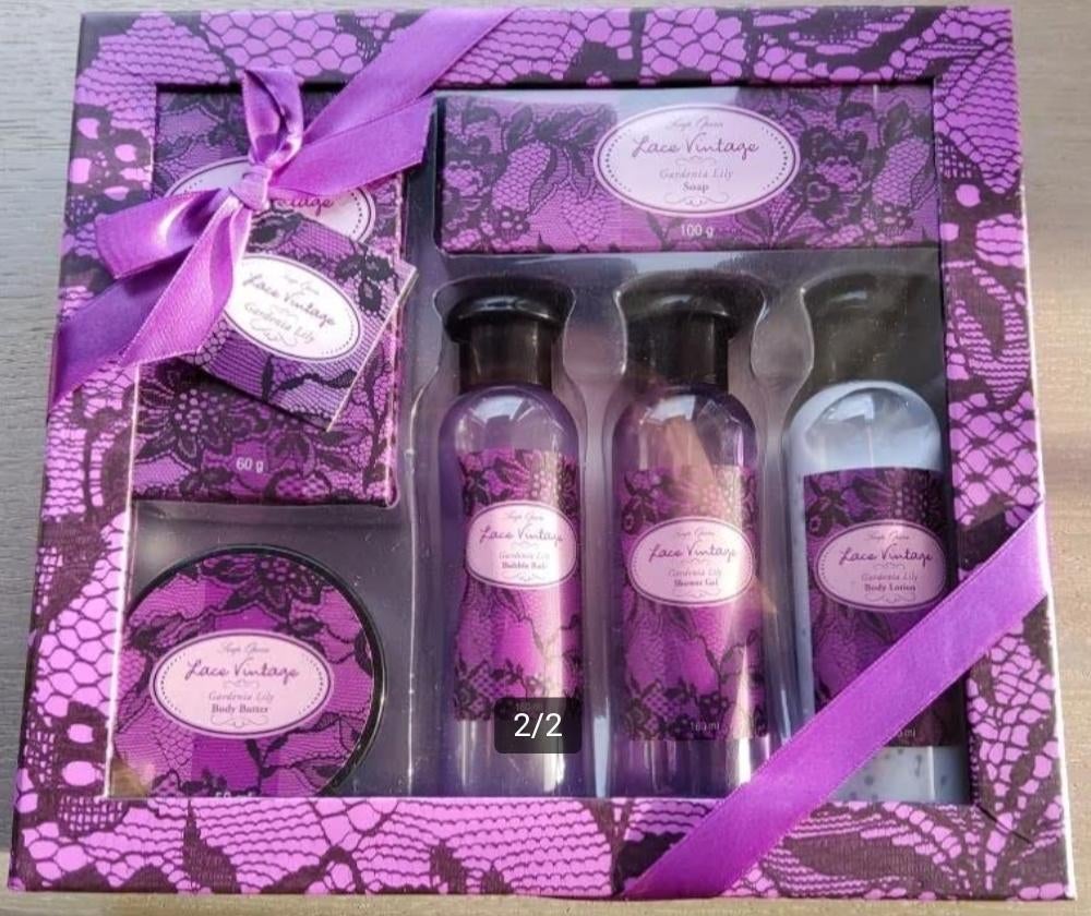 Coffret cadeau de Noël par Lace Vintage Gardenia Lily, Enlèvement ou Envoi, Neuf