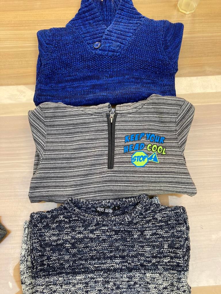 Nouveaux maillots 110-116, Enfants & Bébés, Enlèvement ou Envoi, Neuf, Garçon, Pull ou Veste