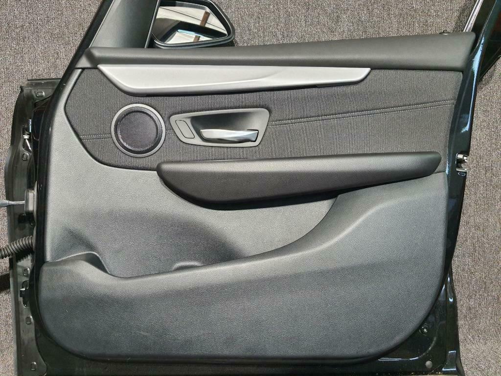 Deurbekleding rechts voor 2 Serie BMW F46 Gran Tourer, Enlèvement ou Envoi, Utilisé, BMW