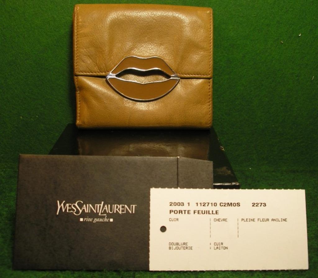 PORTEFEUILLE VINTAGE  CUIR NATUREL "BOUCHE"YVES ST LAURENT, Autres marques, Cuir, Enlèvement ou Envoi, Beige