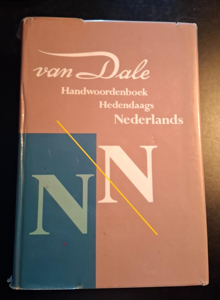 Woordenboek Nederlands Van Daele, Boeken, Gelezen, Nederlands, Ophalen of Verzenden, Van Dale