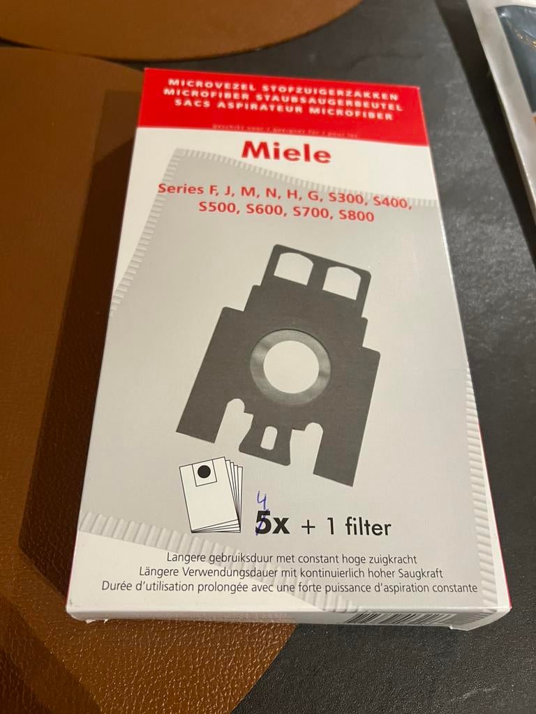4x Stofzuigerzakken nieuw Miele, Elektronische apparatuur, Ophalen, Nieuw, Stofzuiger
