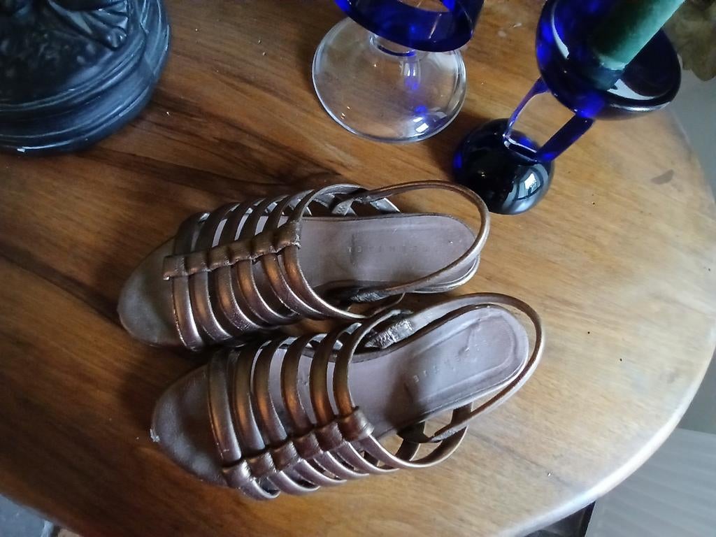 Originele comfortabele ESSENTIEL lederen sandalen, Essentiel Antwerp, Verzenden