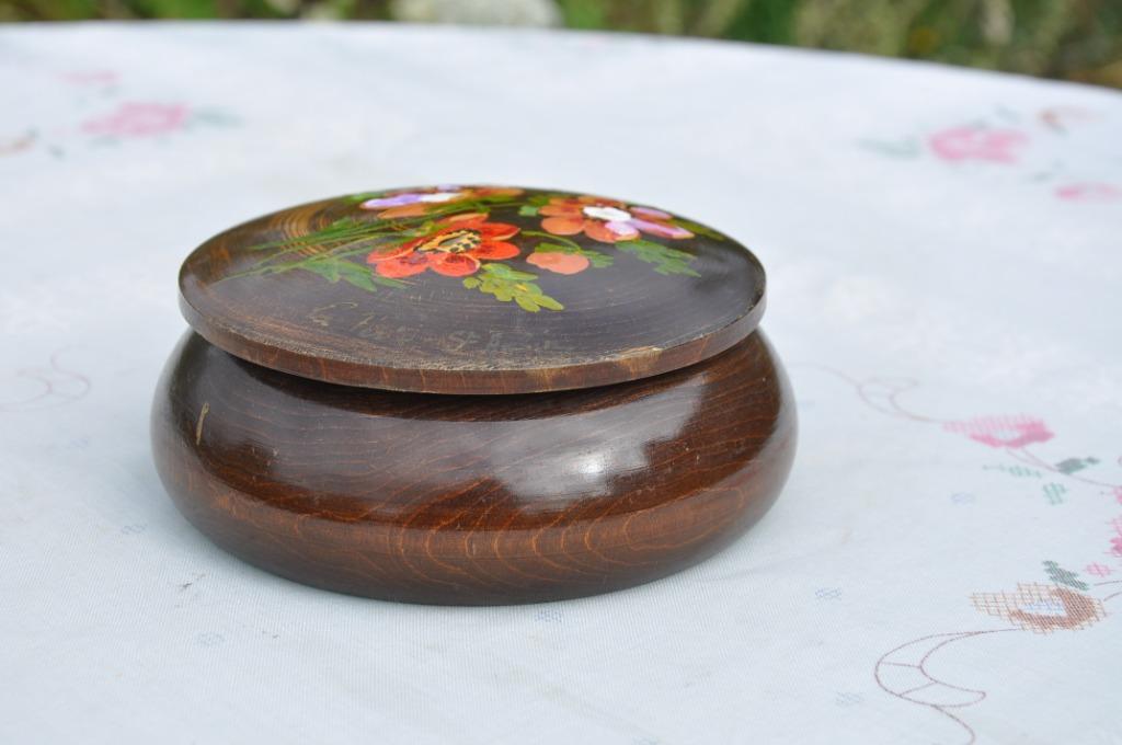 boite a bijoux en bois fleur peint main, Enlèvement ou Envoi