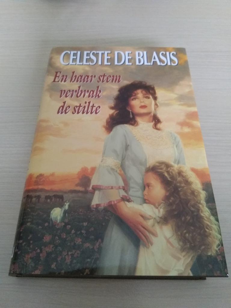 Roman - En haar stem verbrak de stilte (Celeste De Blasis), Boeken, Ophalen of Verzenden