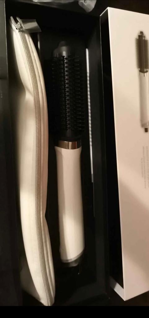 Brosse lissante,soufflante GHD neuve et garantie.Neuf 430€, Bijoux, Sacs & Beauté, Beauté | Soins des cheveux, Enlèvement