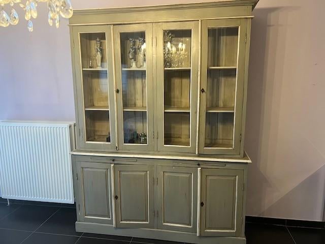 antieke vitrinekast, Enlèvement