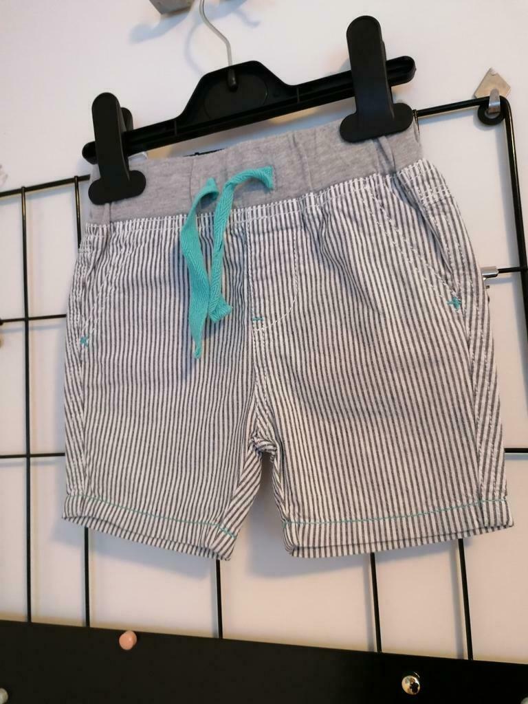 Shortje voor 6 maanden, Kinderen en Baby's, Babykleding | Maat 68, Zeeman, Gebruikt, Broekje, Ophalen of Verzenden