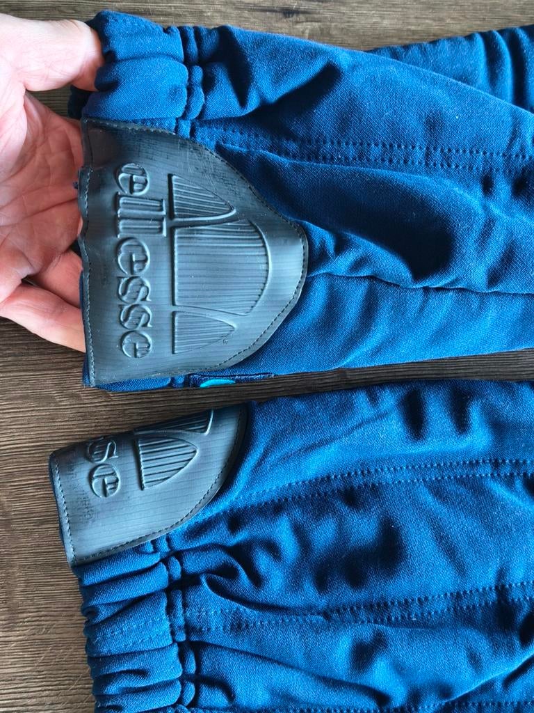 Skibroek Ellesse, Enlèvement