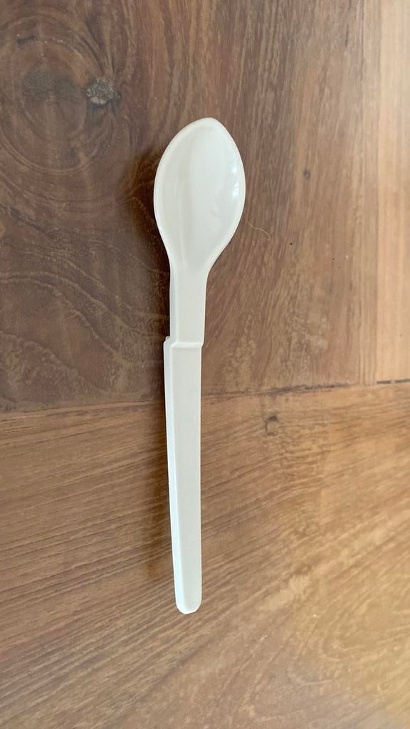 Tupperware plastieke lepeltje was vroeger bij raspaardjerasp, Enlèvement, Utilisé