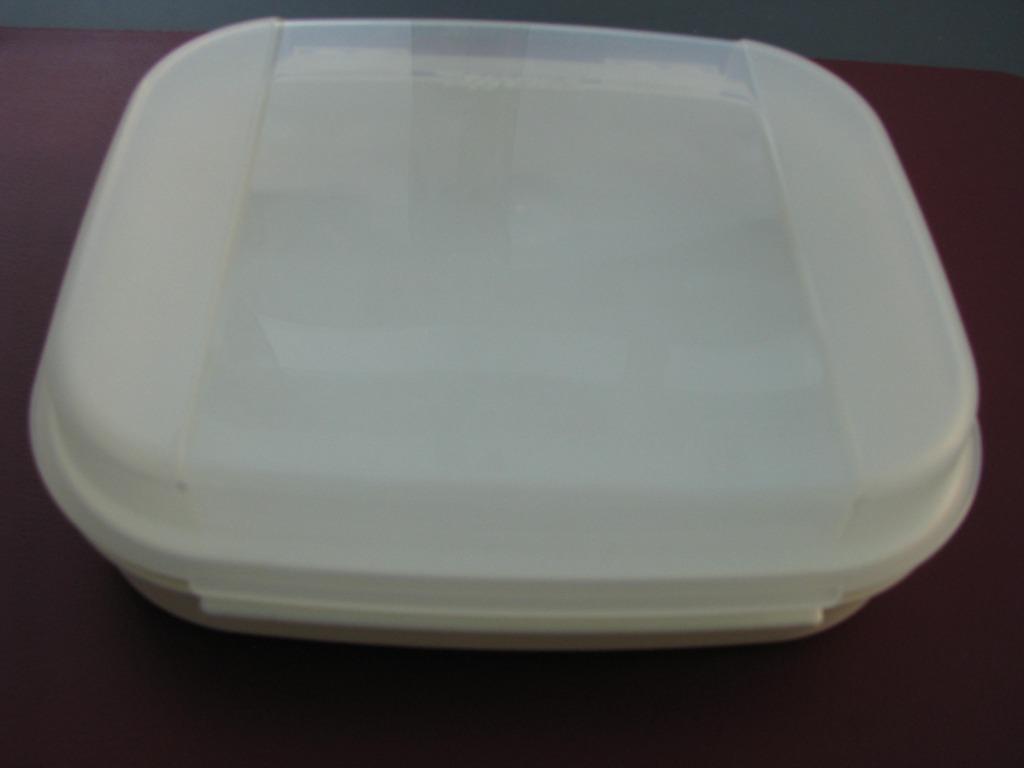 TUPPERWARE BROODDOOS, Ophalen of Verzenden, Zo goed als nieuw, Wit