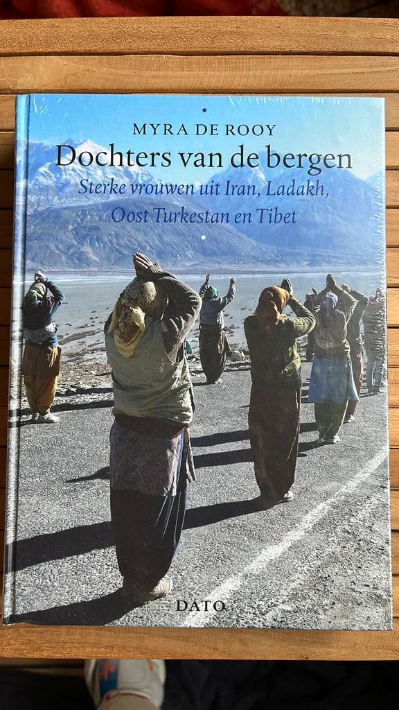 Myra de Rooy - Dochters van de bergen, Ophalen of Verzenden, Zo goed als nieuw, Myra de Rooy