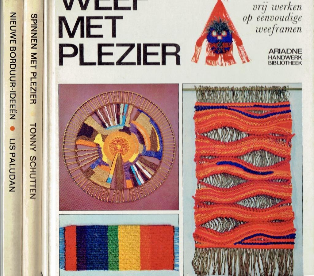 Spinnen - Weven  - Borduren  (Adriadne), Ophalen of Verzenden, Gelezen