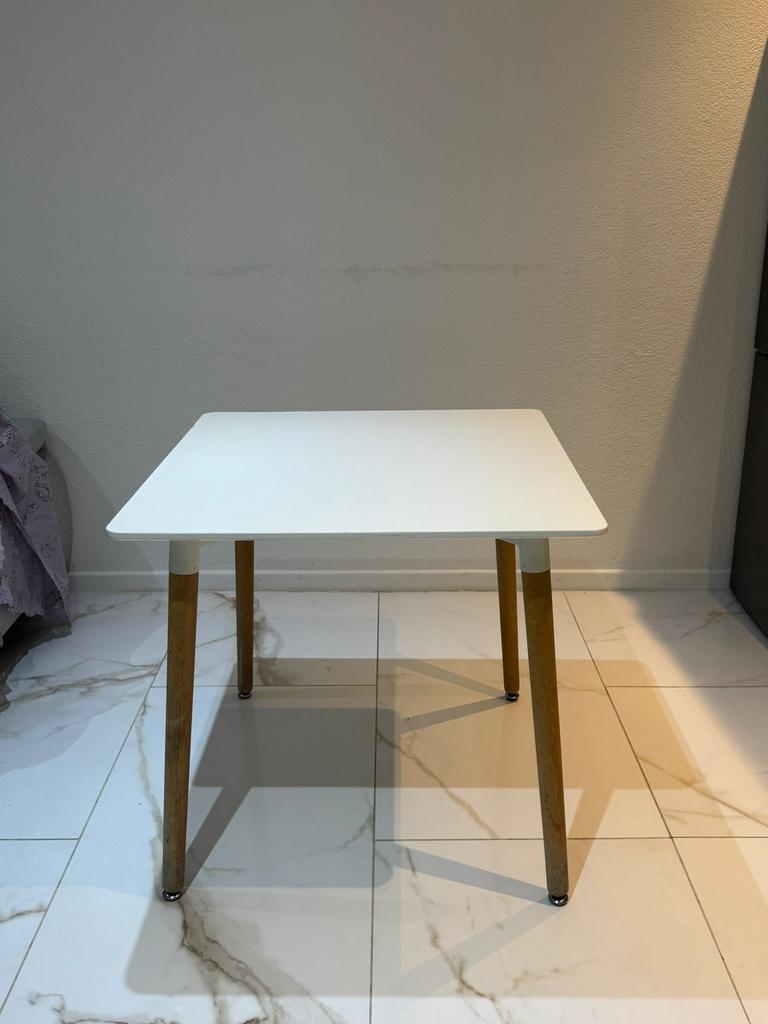 Mooie Ikea Eettafel weg is weg!!!, Huis en Inrichting, Tafels | Eettafels, Ophalen, Gebruikt, Vierkant, Vier personen