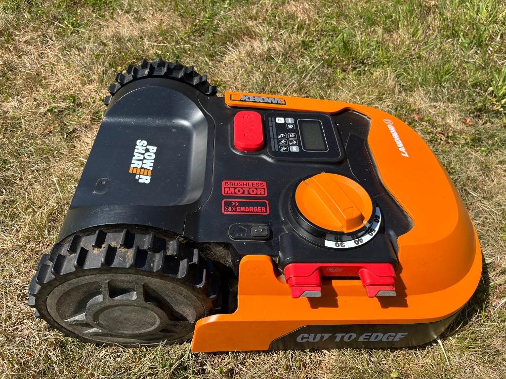 Robotmaaier ROBOT WORX M700 WR142E 700M², Ophalen, Gebruikt, Worx, Met regensensor