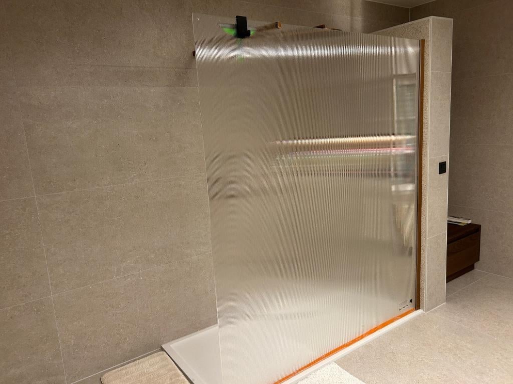 douchewand breedte 140cm en 200cm hoog Geribbeld, Huis en Inrichting, Ophalen, Nieuw