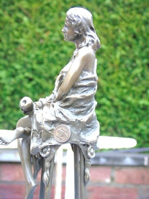 Naakte vrouw met bronzen appel gesigneerd COLLINET., Ophalen of Verzenden, Brons