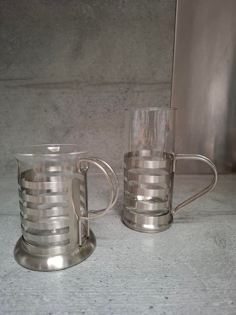 Glazen koffie en thee tas in metalen houder, Huis en Inrichting, Ophalen, Gebruikt