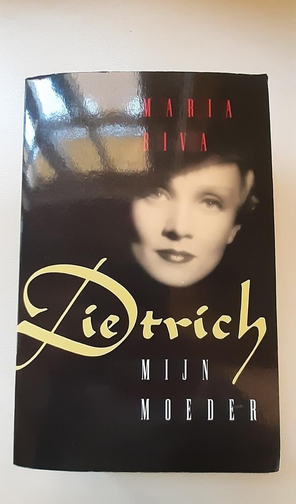 Marlene Dietrich biografie Mijn moeder - Maria Riva, Boeken, Ophalen of Verzenden, Zo goed als nieuw