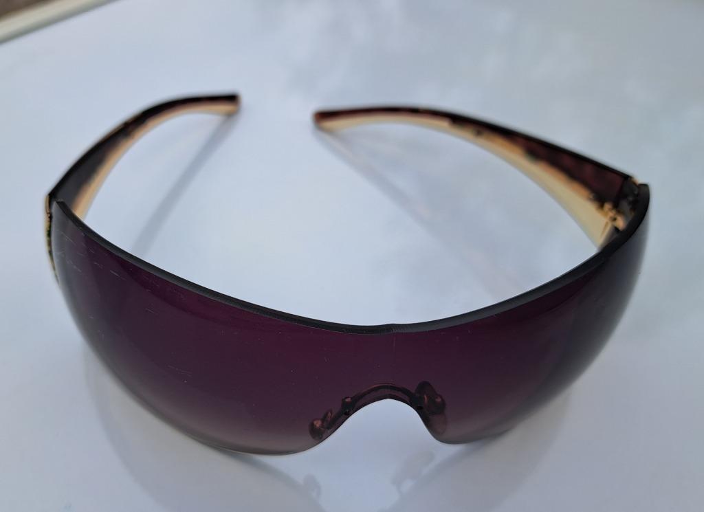 Lunettes de soleil Prada en très bon état, Autres marques, Enlèvement ou Envoi, Autres couleurs, Comme neuf
