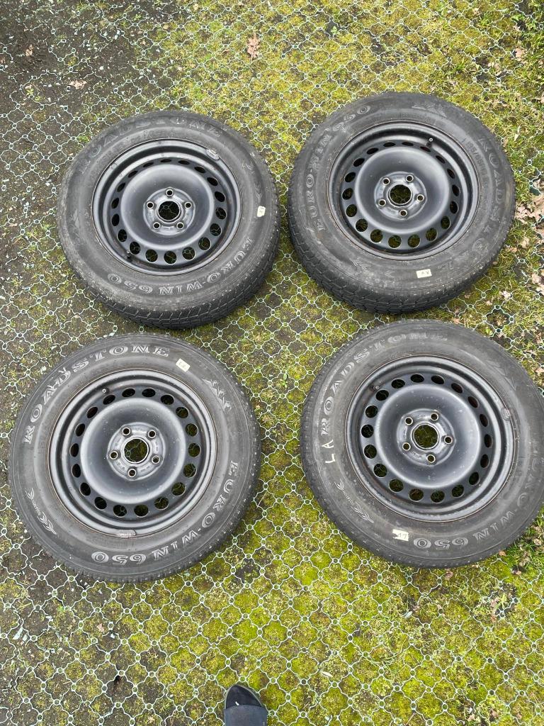 4 pneus Roadstone Eurowin 650 195/65R15 avec jante, Enlèvement ou Envoi, Pneus hiver, Pneus et Jantes